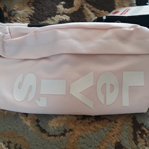 8x*Host Pick*Levi's cute fanny pack - Picture 6 of 12